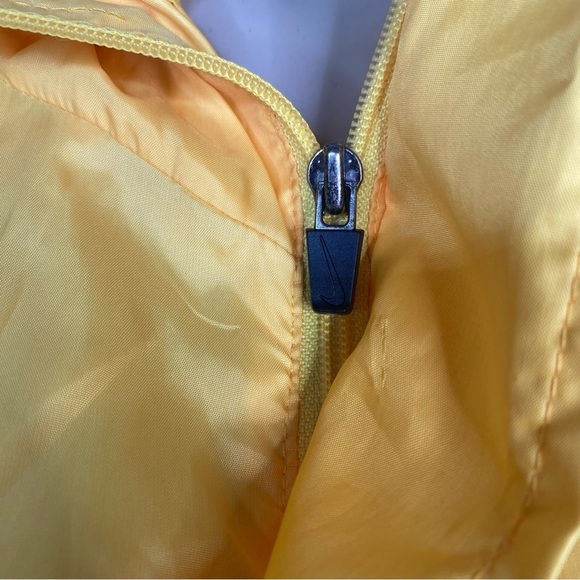 Nike yellow windbreaker - Picture 3 of 12